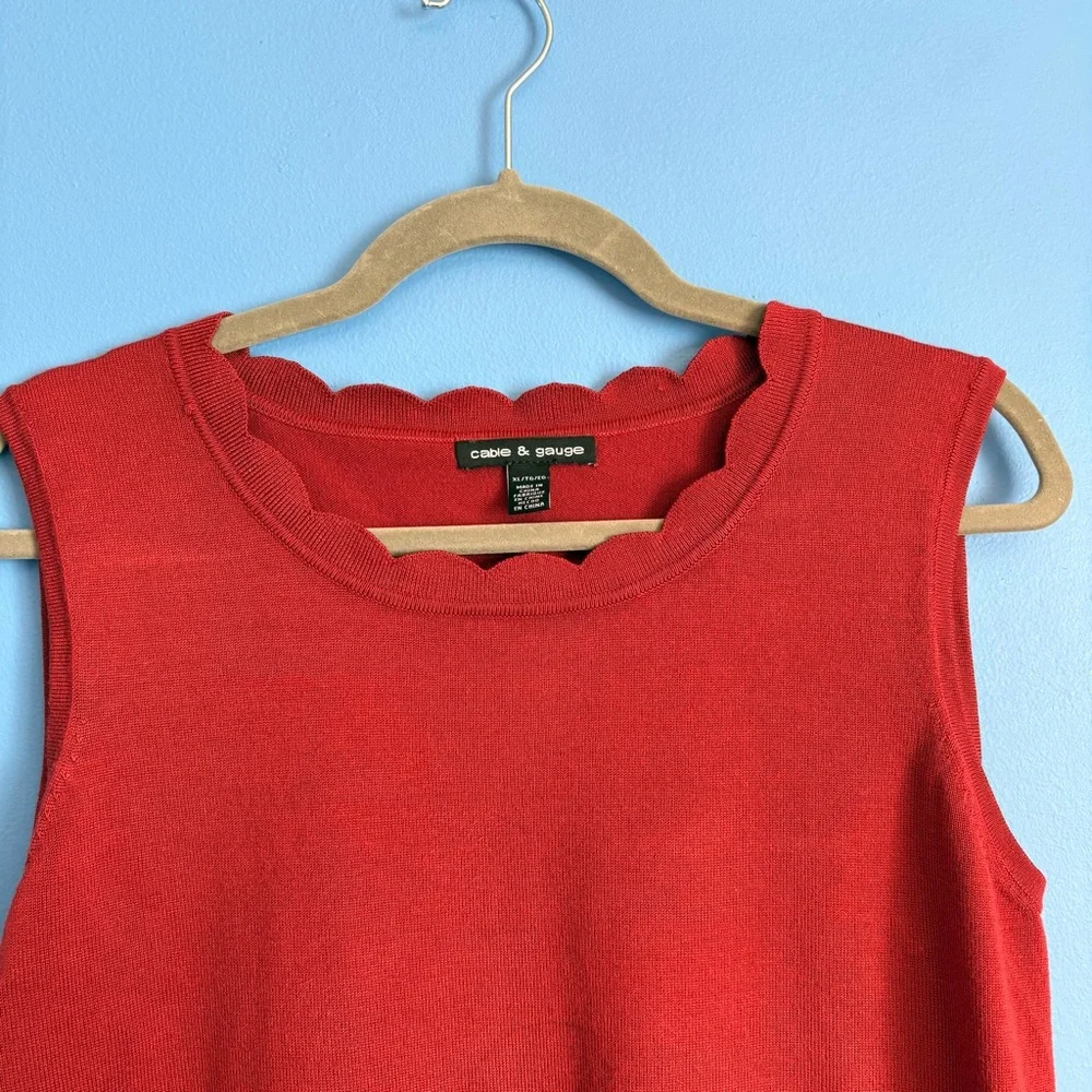 Autumn Red Sleeveless Top w/ Scalloped Collar - Women’s Size XL - Picture 4 of 4